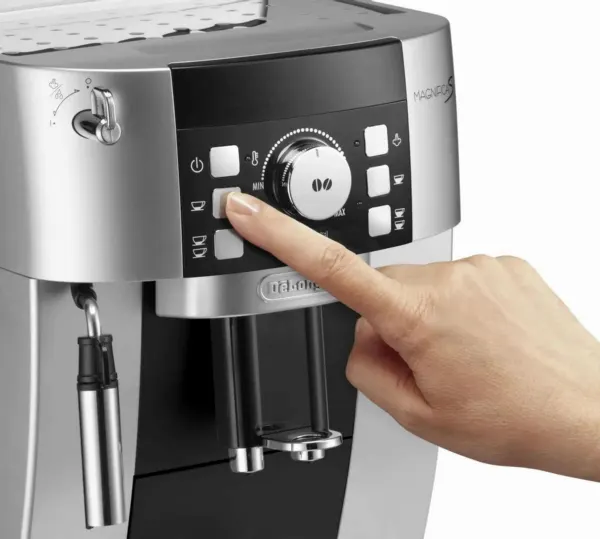 Кофемашина Delonghi Magnifica S ECAM21.1